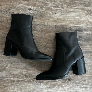Tony Bianco Brazen Bootie in black size 6.5